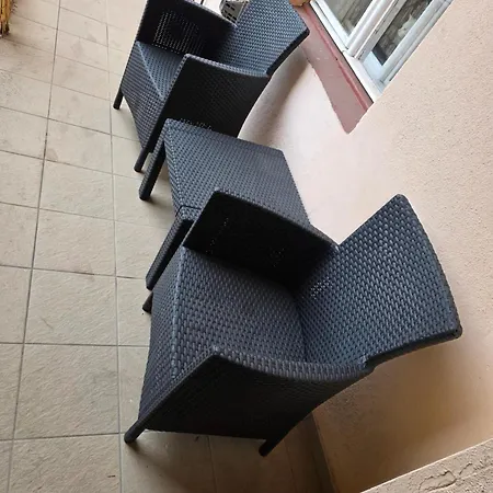 Small With Loft Bed Appartamento Praga